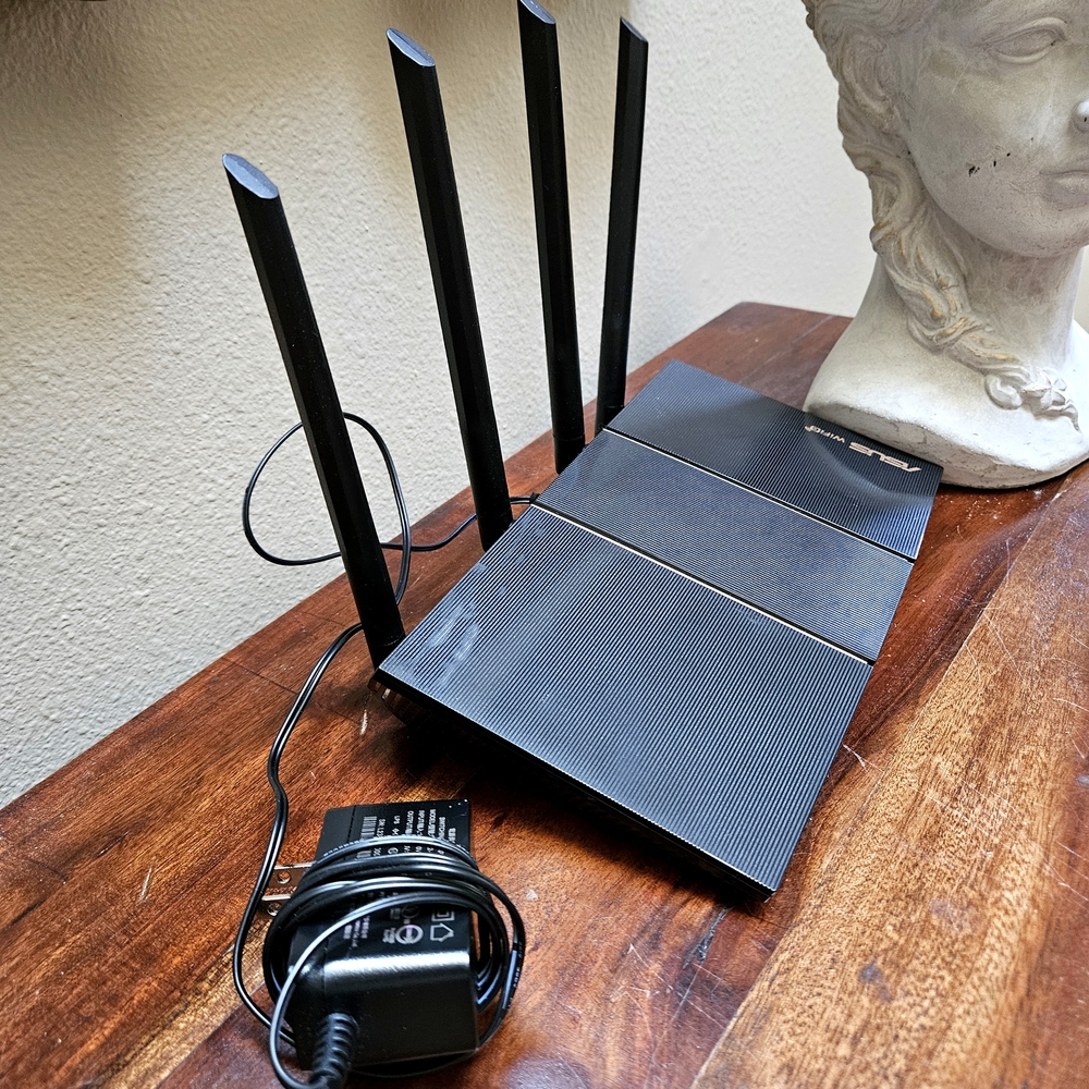 ASUS Black Wireless Router - Picture 2 of 7